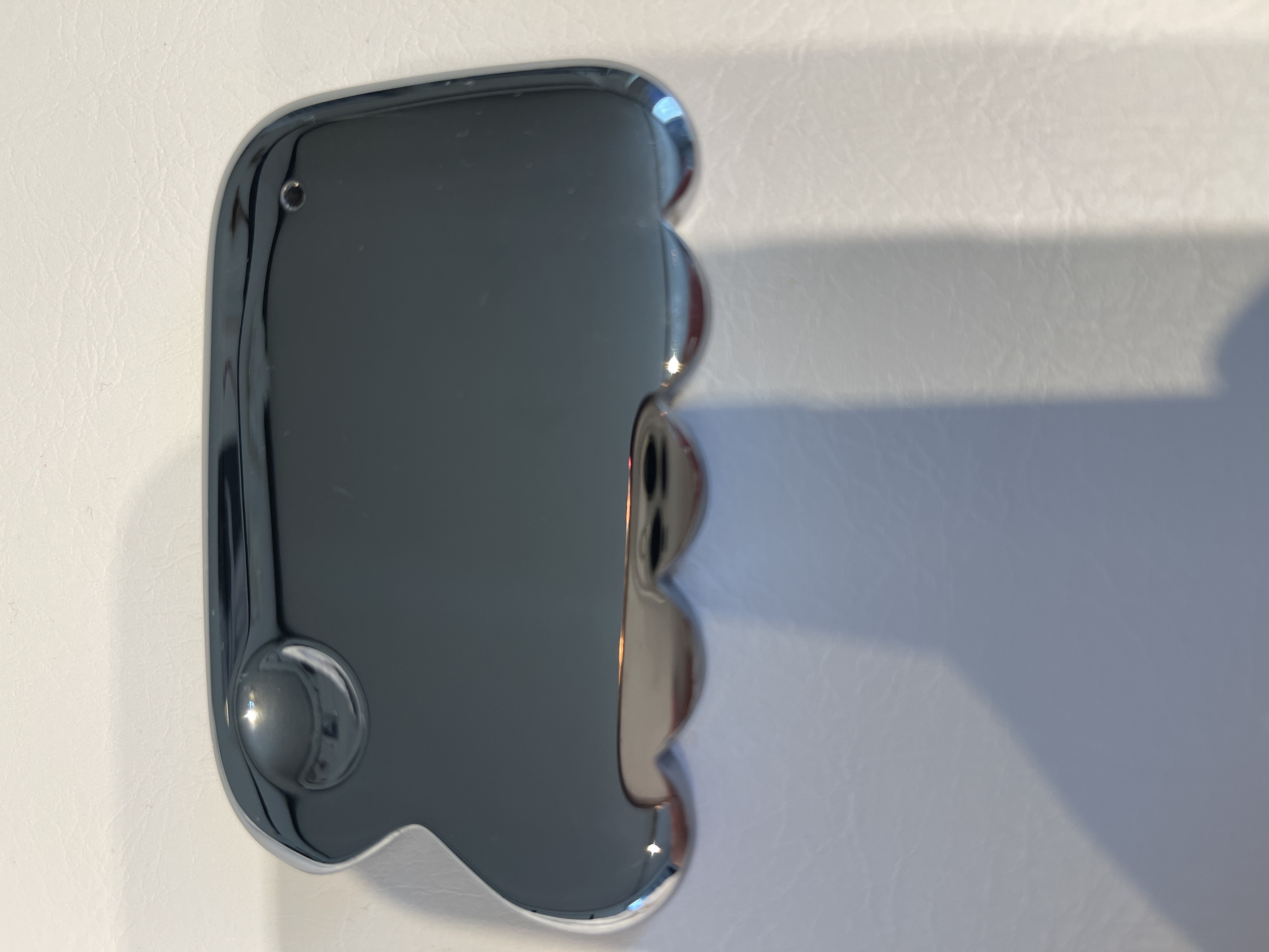 テラヘルツの「カッサ」を使いオールハンドでは届きにくい凝りまで届き、コリを解消します。