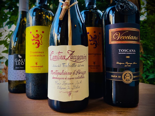 カウンターで2人の時間も、一人の時間も心地よく