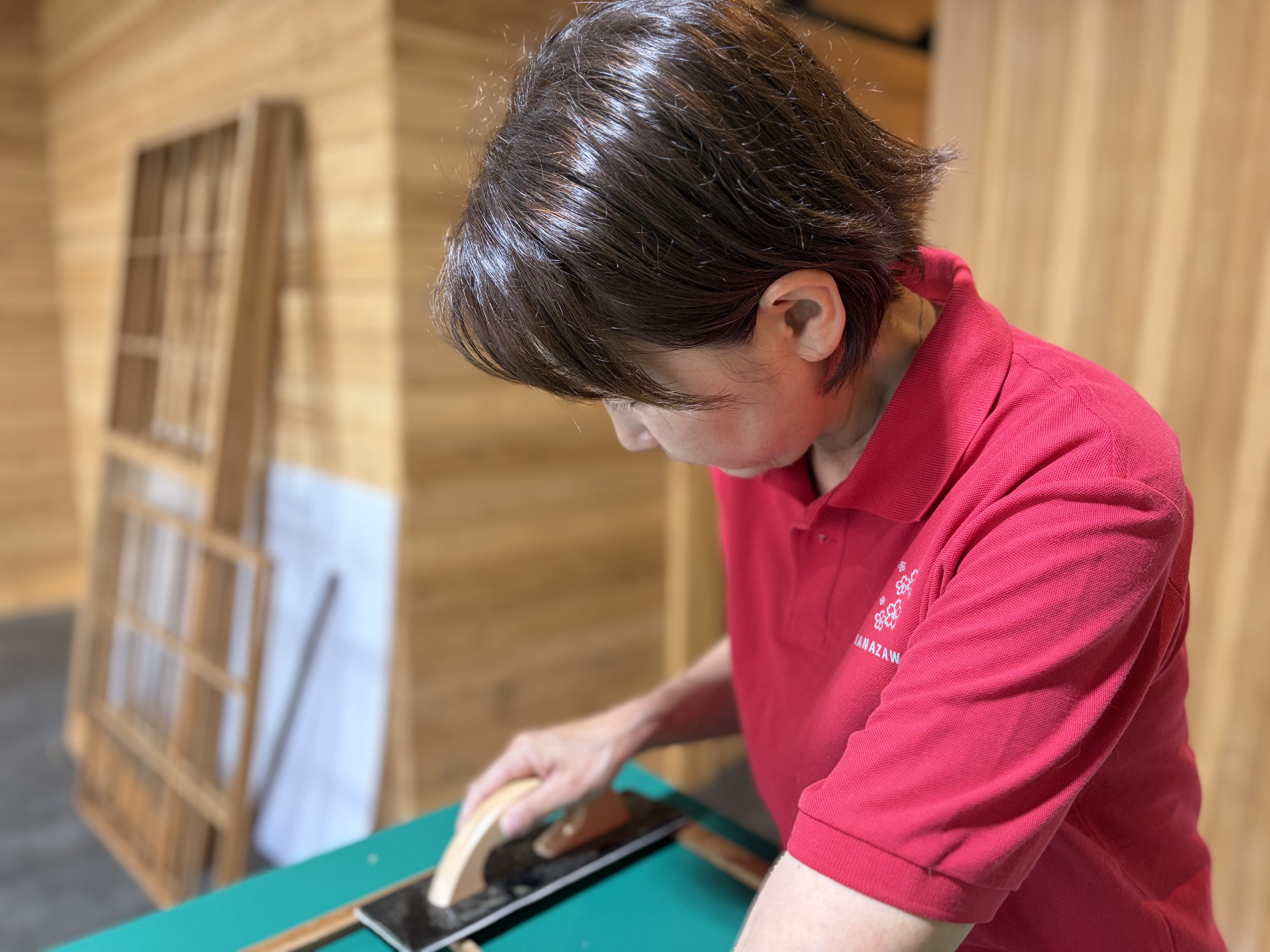 張替本舗 金沢屋おもちゃのまち店
